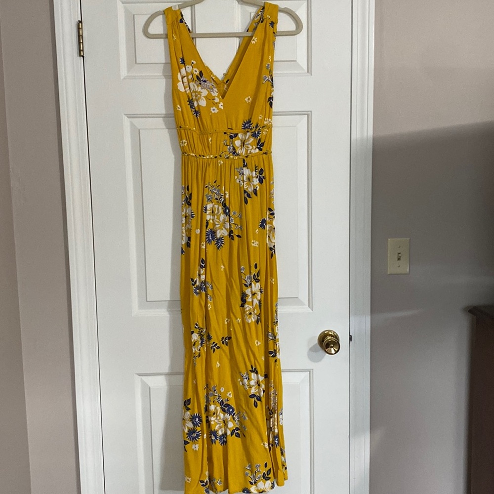🌻 Floral Razor Back Maxi Dress